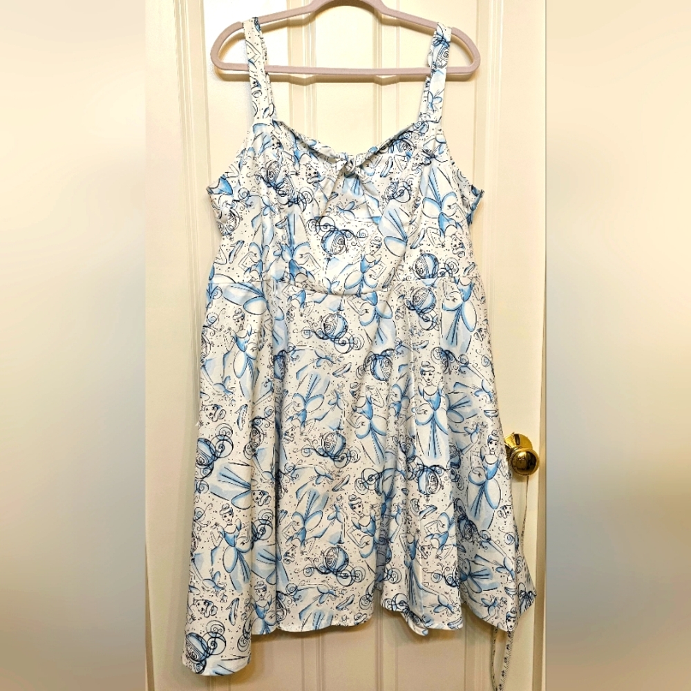 Disney Cinderella Swing dress w/pockets, 97% cotton - Picture 2 of 10